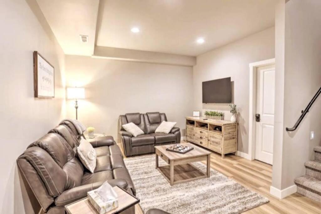 New! Cozy & Modern Spearfish Home Near Downtown! エクステリア 写真