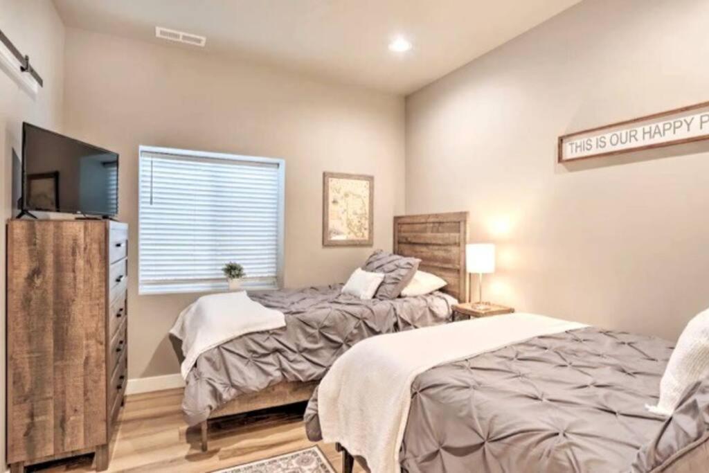New! Cozy & Modern Spearfish Home Near Downtown! エクステリア 写真