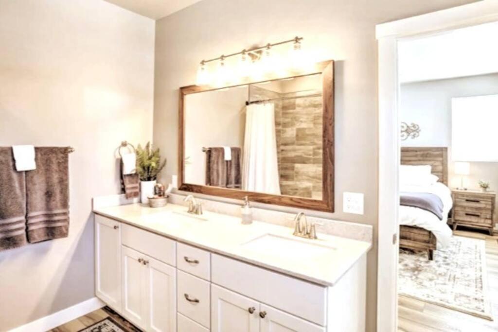 New! Cozy & Modern Spearfish Home Near Downtown! エクステリア 写真