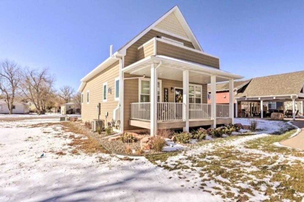New! Cozy & Modern Spearfish Home Near Downtown! エクステリア 写真