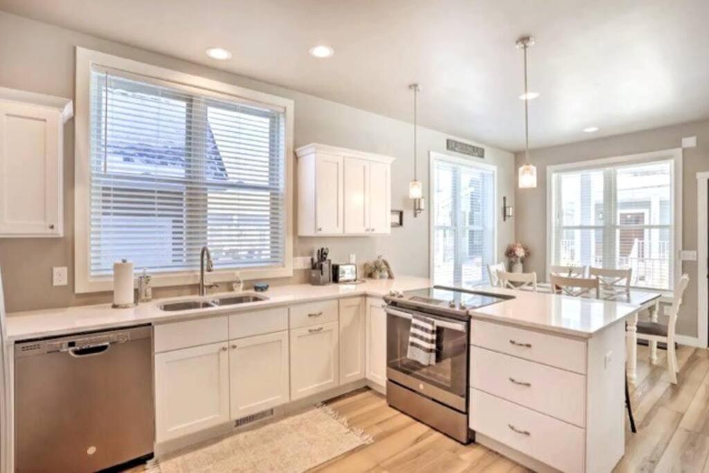 New! Cozy & Modern Spearfish Home Near Downtown! エクステリア 写真
