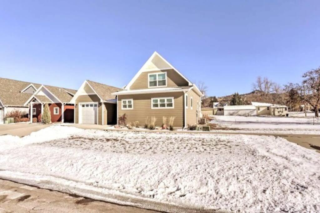New! Cozy & Modern Spearfish Home Near Downtown! エクステリア 写真